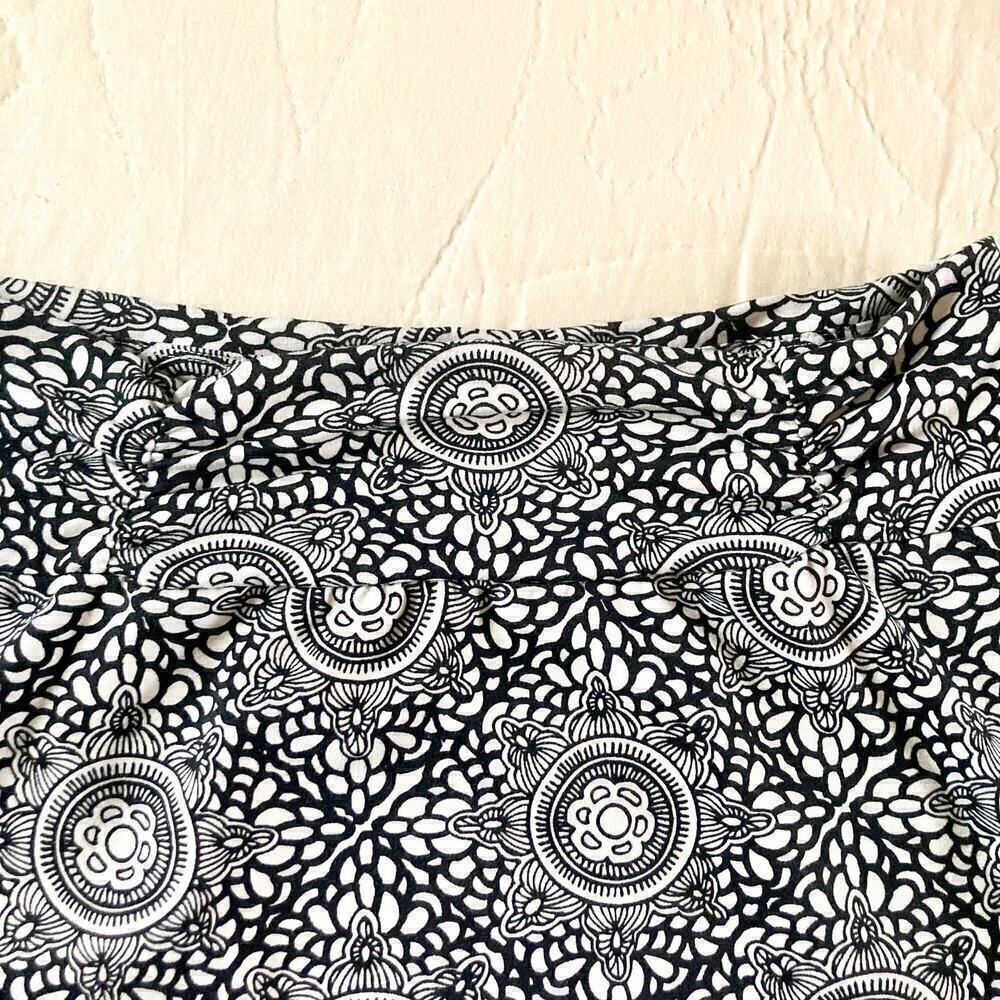 Tranquility Colorado Clothing Women's Large Abstract Print Athleisure Skirt - Picture 6 of 8